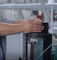 Yatay İki Pompalı Mastik Yapıştırma Makinesi 4L / dak İzoleli Cam İçi Boş Cam İşleme için Hava Basıncı
