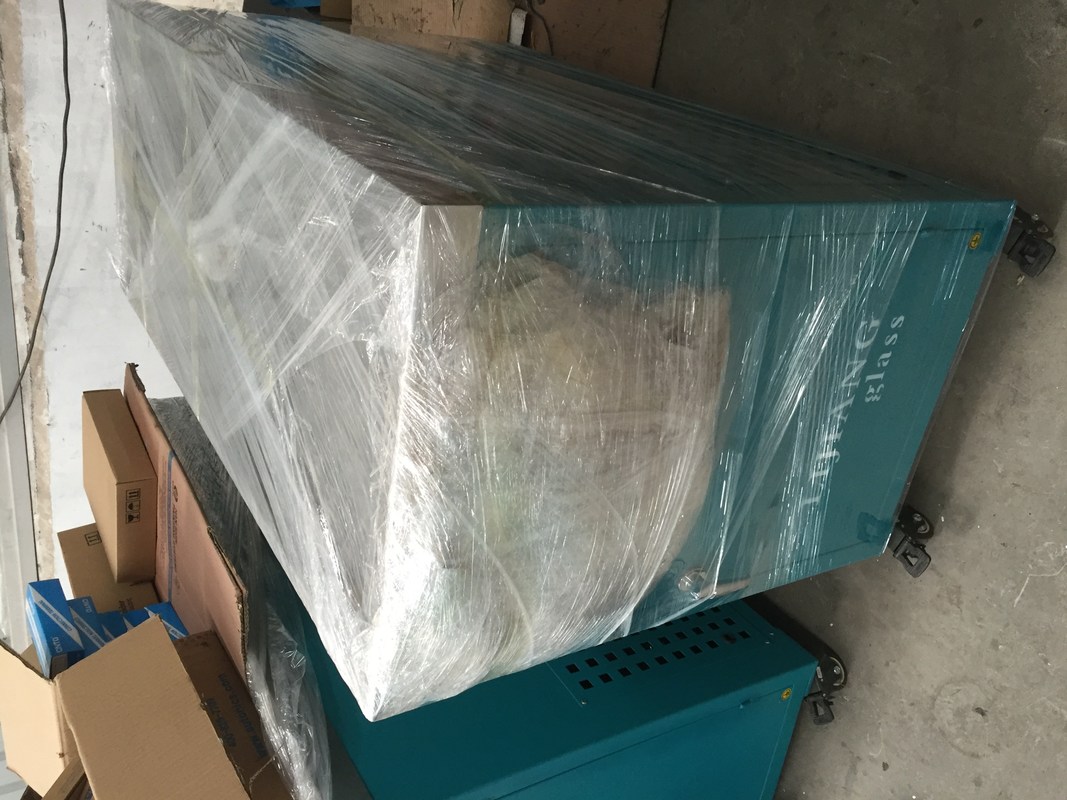 Tutkal tabancası dondurucu, merkezi kontrol camının tutkal işleminde kullanılır ve manuel tutkal tabancası,