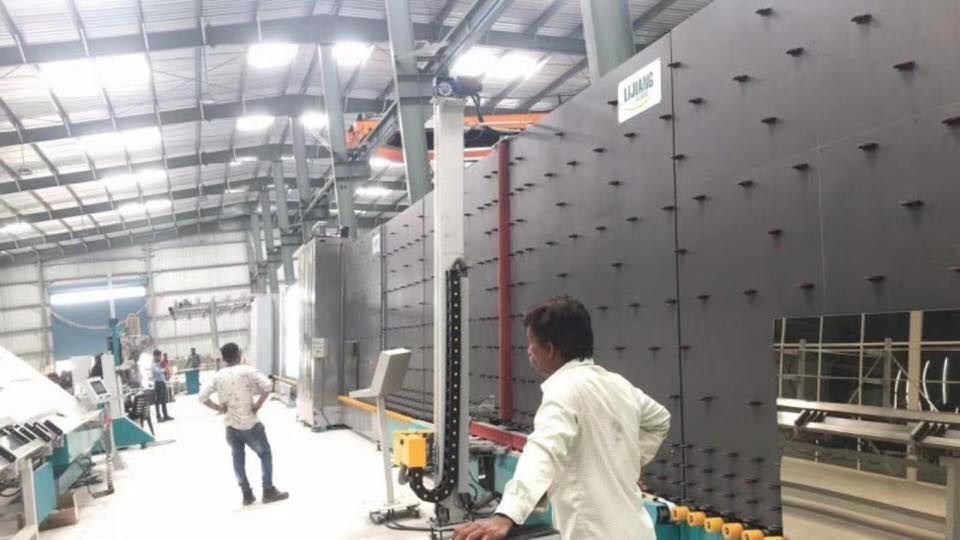 Film Kenar Silme İçin Dikey 29m / dak Düşük E Cam Kenar Taşlama Makinesi