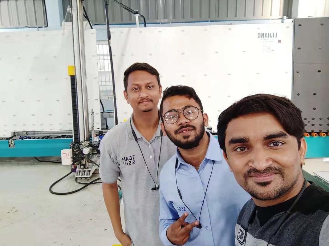 Silikon Isıcam Sızdırmazlık Robotu için kalınlık 12-56 mm Cam Kapama Makinesi