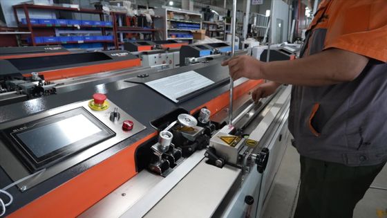 Kaplama Alüminyum Aralayıcı Çerçeve İçin 47m / dak Otomatik Butil Ekstruder Makinesi